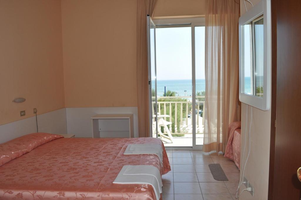 Hotel Perla Senigallia Quarto foto