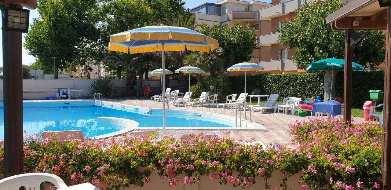 Hotel Perla Senigallia Exterior foto